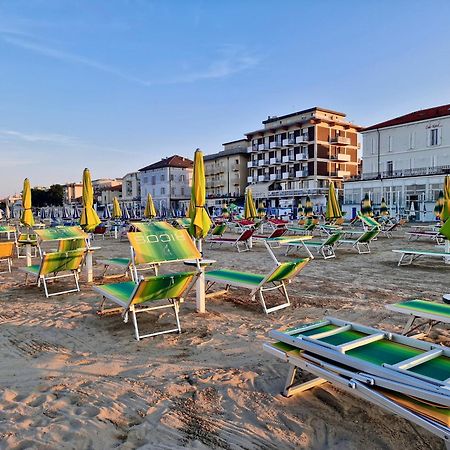 Hotel Rossella Rimini Bagian luar foto