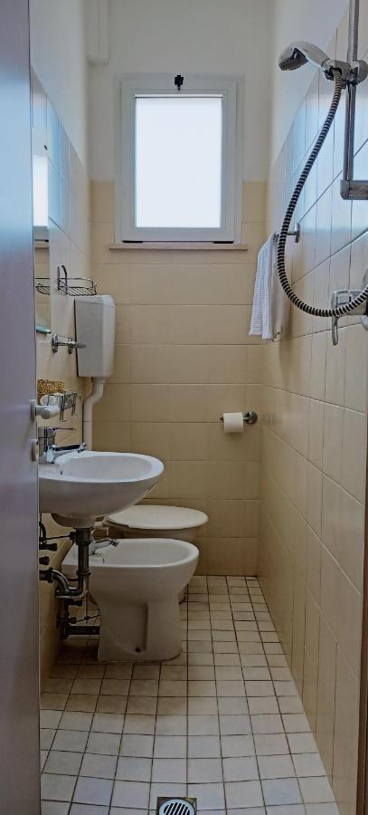 Hotel Rossella Rimini Bagian luar foto